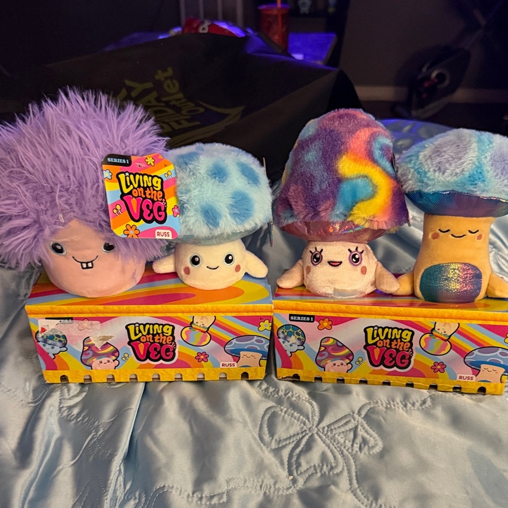 Living on the Veg Plush Set